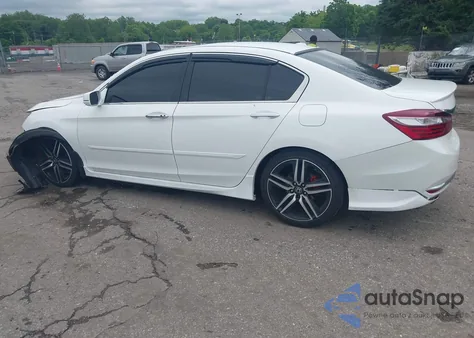 2016 Honda Accord Touring z USA, uszkodzony, nr VIN 1HGCR3F90GA020734